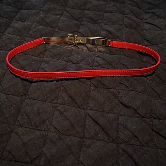 Skinny belt, Jacob, XS. Orange, with gold metal clasp feature. 3 holes. - Picture 4 of 4